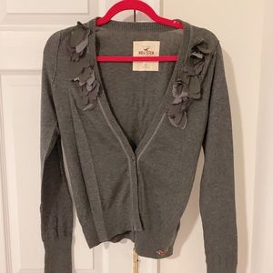 🆕 [Hollister] Grey Ruffled Cardigan